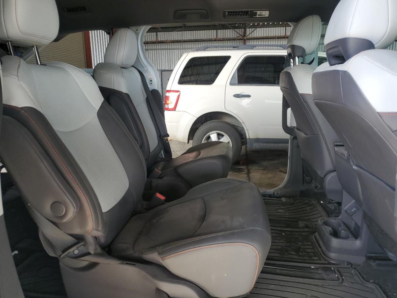 2021 Toyota Sienna Xse VIN: 5TDDSKFCXMS015701 Lot: 81250225