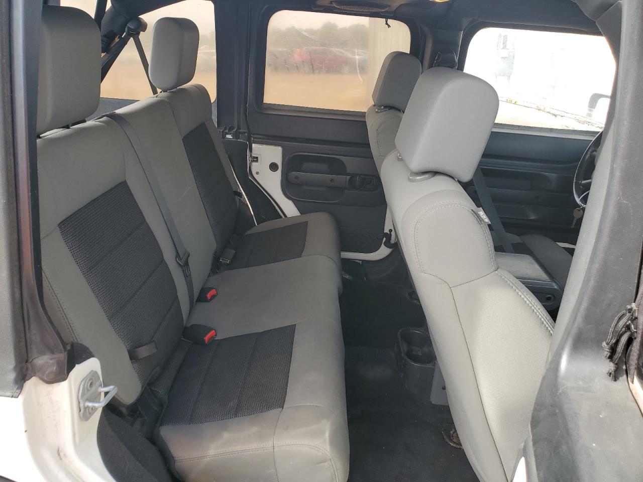 2008 Jeep Wrangler Unlimited X VIN: 1J8GA39158L654942 Lot: 81987735