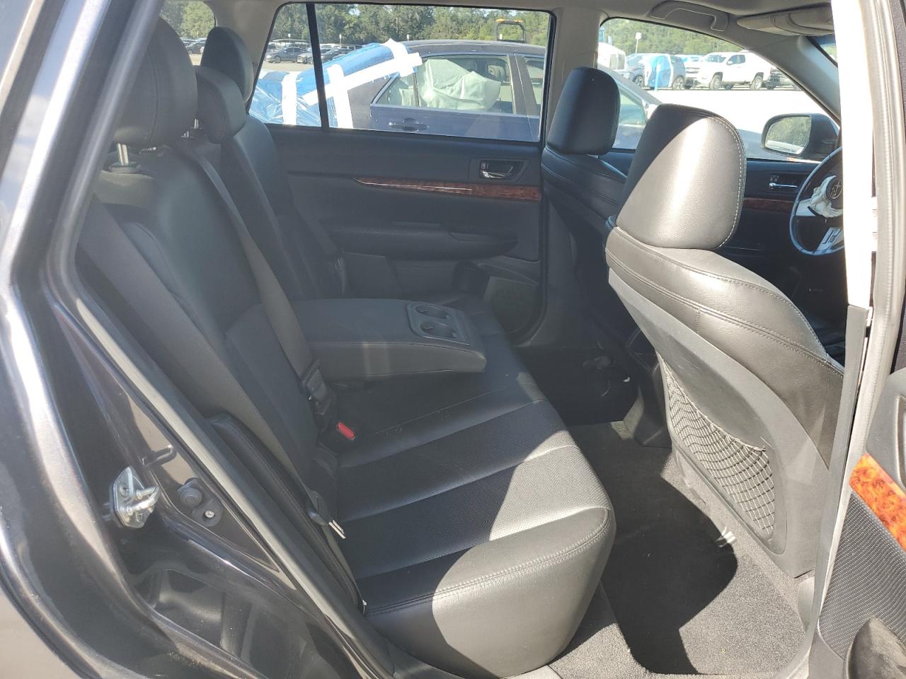 2011 Subaru Outback 3.6R Limited VIN: 4S4BRDLC6B2400448 Lot: 86624125