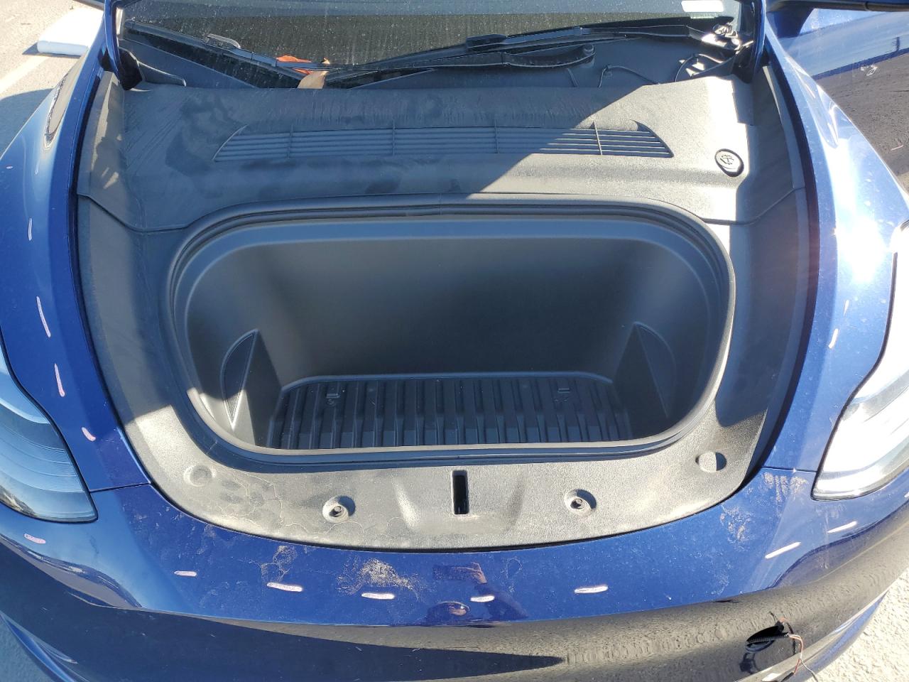 2025 Tesla Model Y VIN: 7SAYGDEE6SF305777 Lot: 90378465