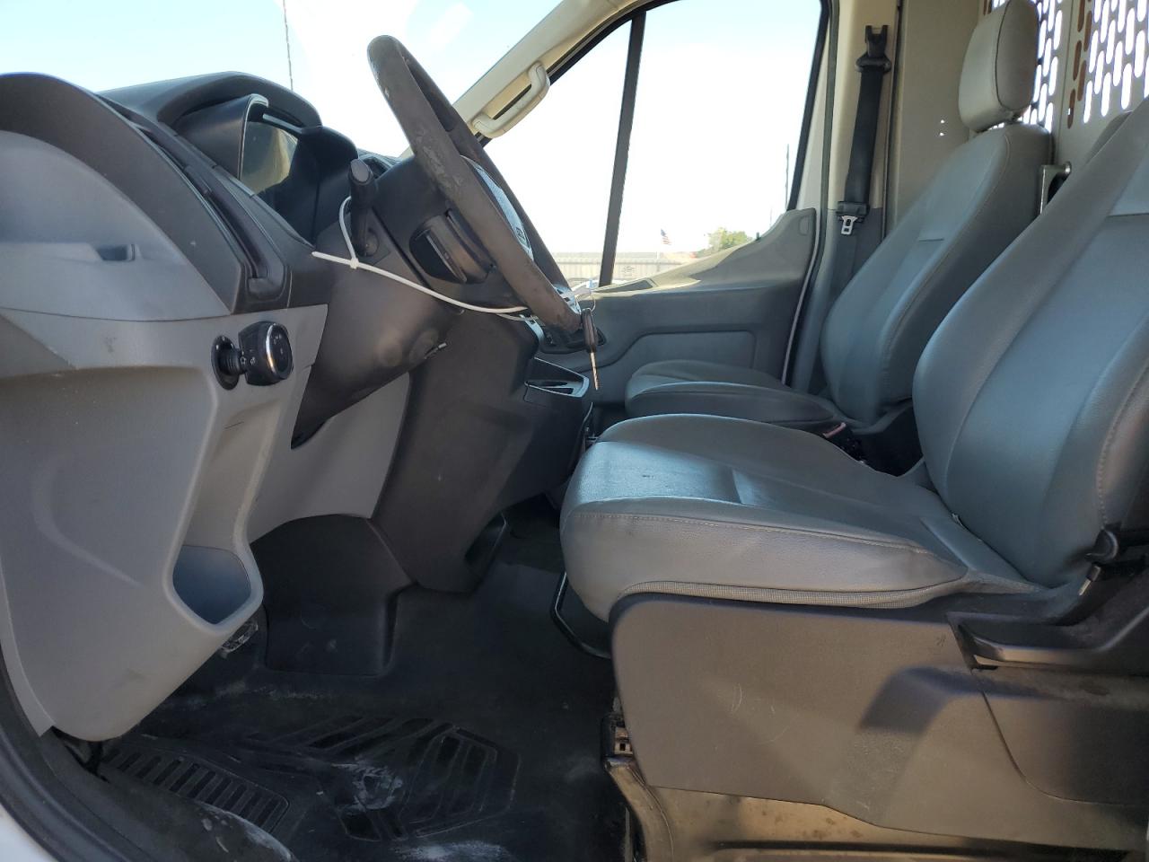 2015 Ford Transit Cargo Van T- VIN: 1FTNR2CM6FKB12563 Lot: 90295635