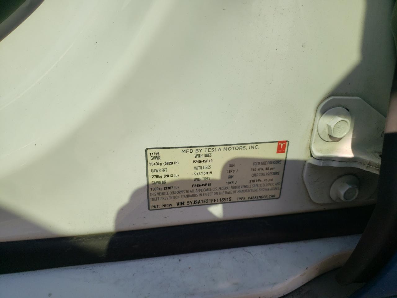 2015 Tesla Model S VIN: 5YJSA1E21FF118915 Lot: 85108965