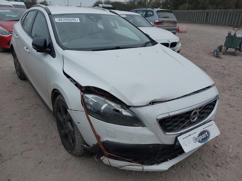 2013 VOLVO V40 D2 CROSS COUNTRY LUX 5DR