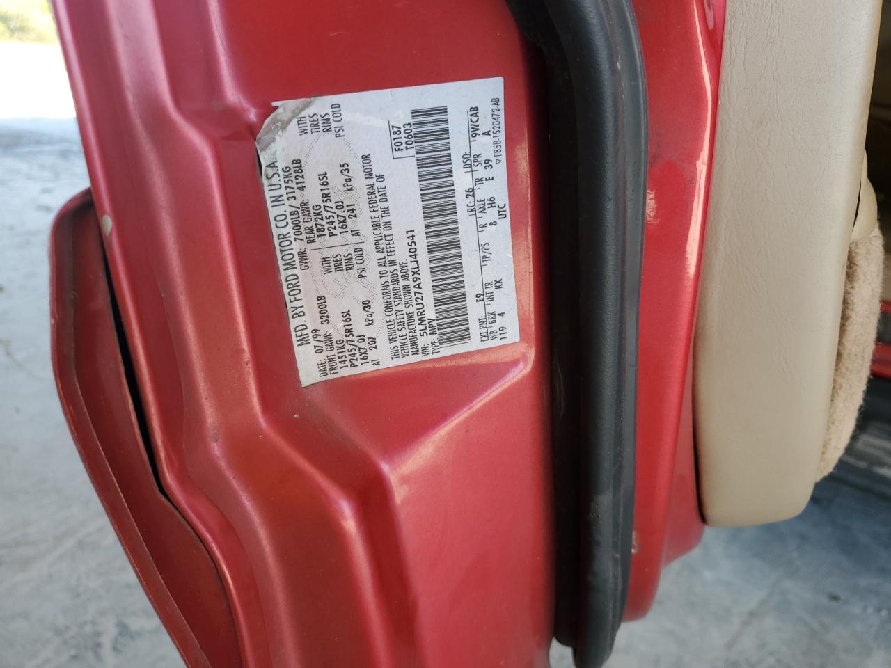 1999 Lincoln Navigator VIN: 5LMRU27A9XLJ40541 Lot: 86265045