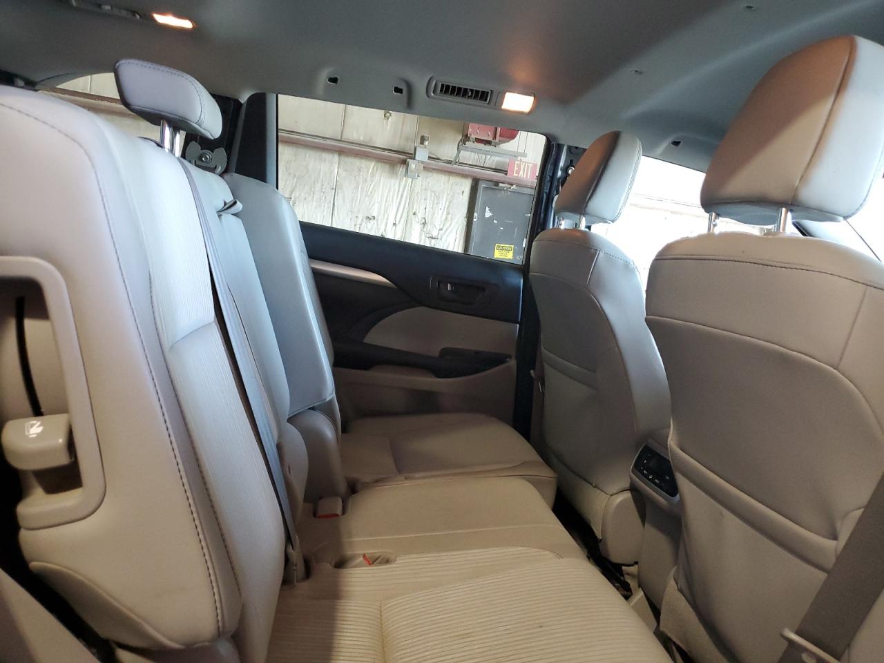 2016 Toyota Highlander Le VIN: 5TDBKRFH6GS316644 Lot: 84482465