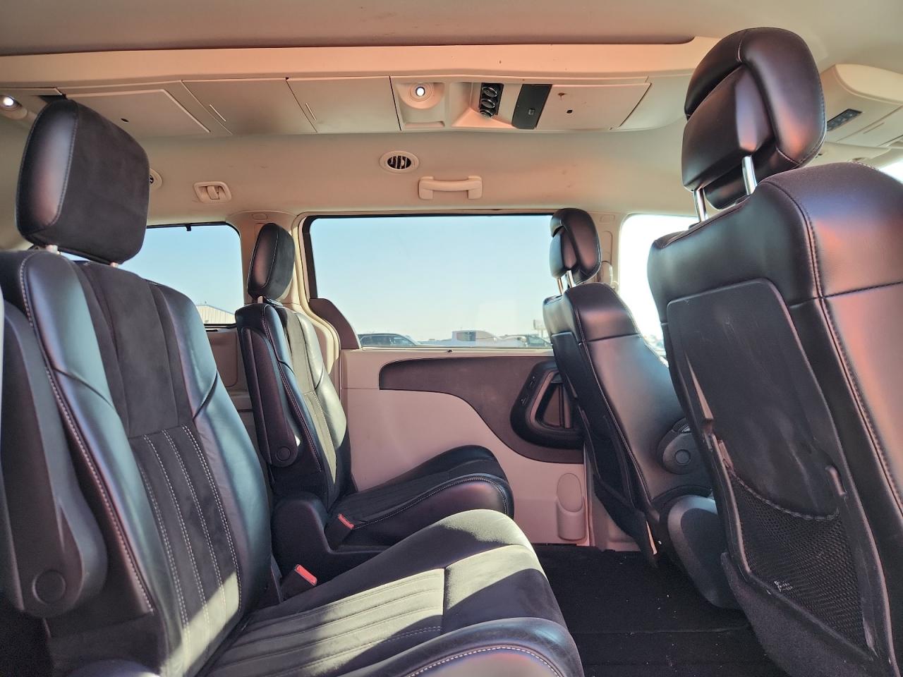 2015 Chrysler Town & Country Limited VIN: 2C4RC1JG8FR743343 Lot: 89449925