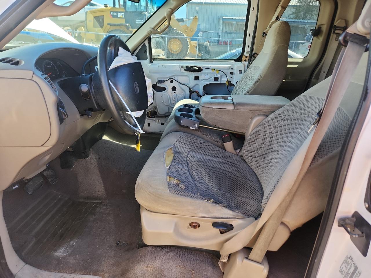 2000 Ford F150 VIN: 1FTRX17L4YKA28490 Lot: 83839995