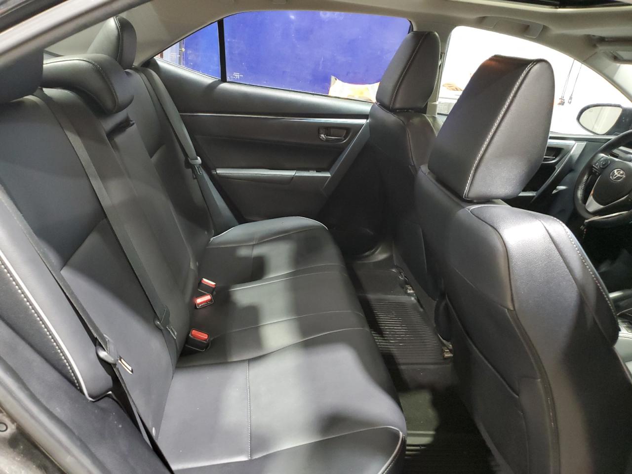 2015 Toyota Corolla L VIN: 5YFBURHE5FP339093 Lot: 85369615