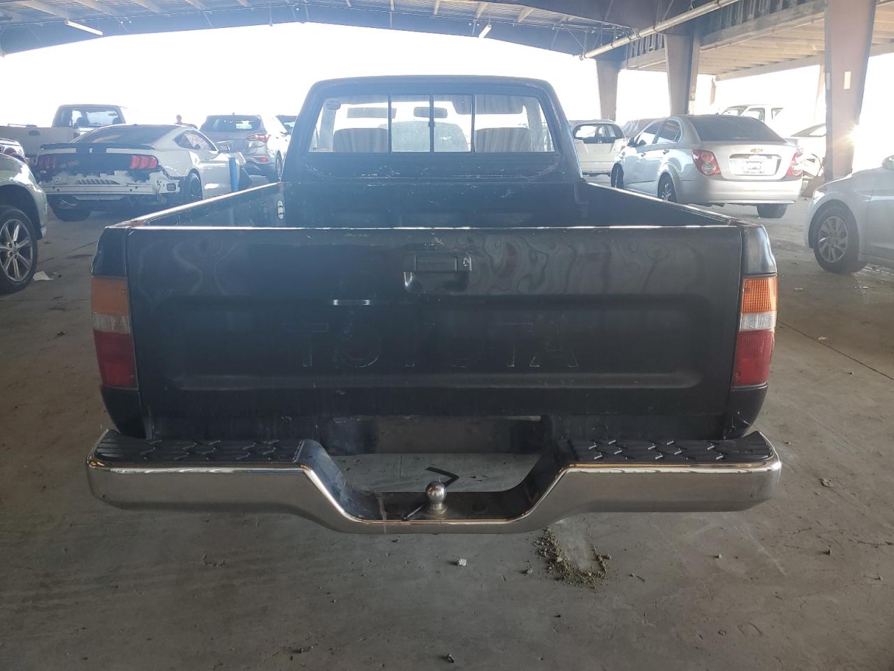 1992 Toyota Pickup 1/2 Ton Short Wheelbase VIN: JT4RN81A9N0088603 Lot: 82313845