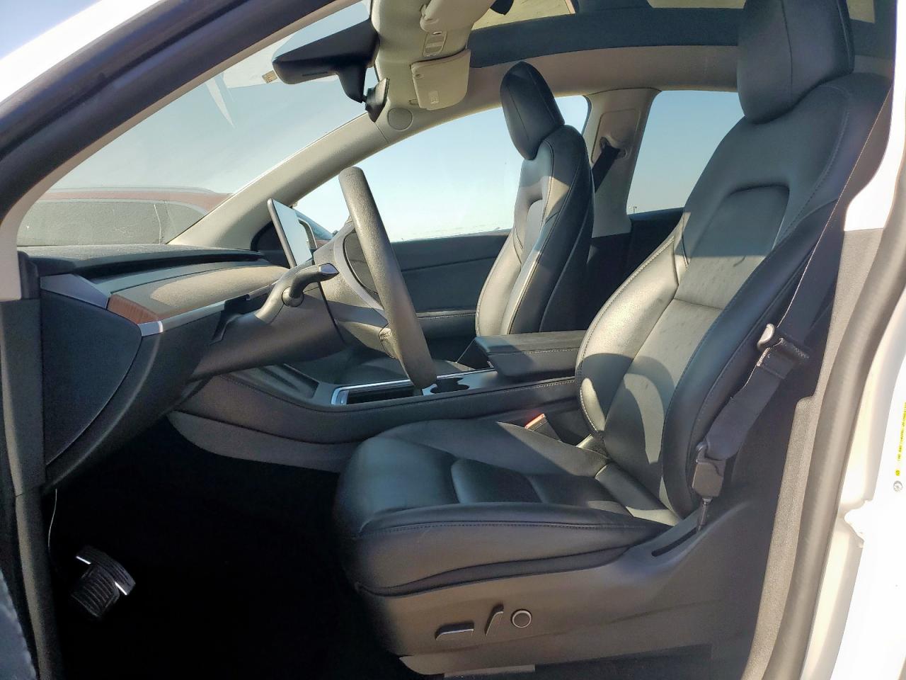 2022 Tesla Model Y VIN: 7SAYGDEE8NF394787 Lot: 82041125