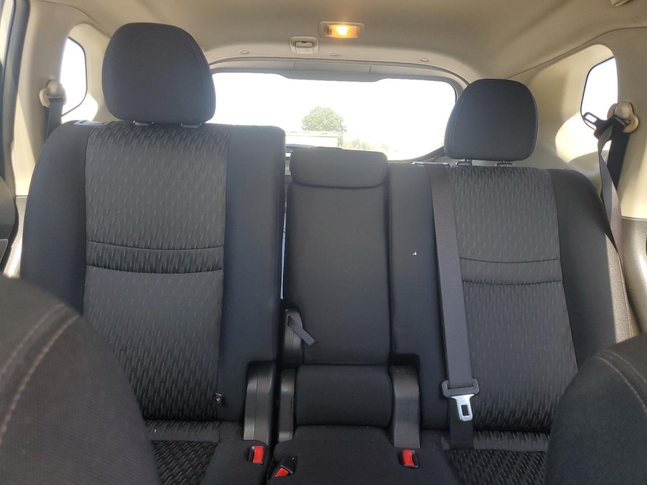 2017 Nissan Rogue S VIN: JN8AT2MTXHW386516 Lot: 85904595