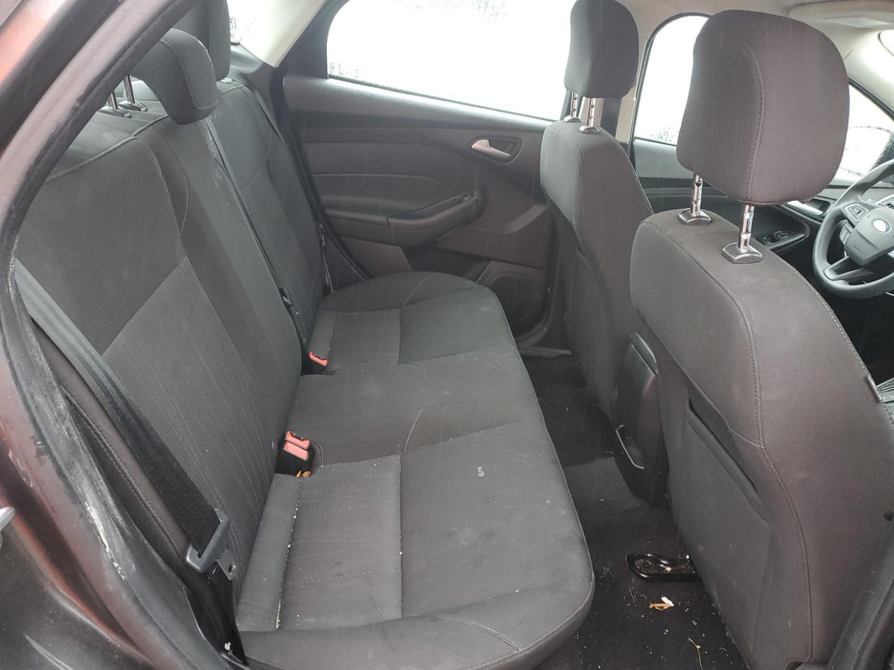 2015 Ford Focus Se VIN: 1FADP3F27FL381933 Lot: 89903855