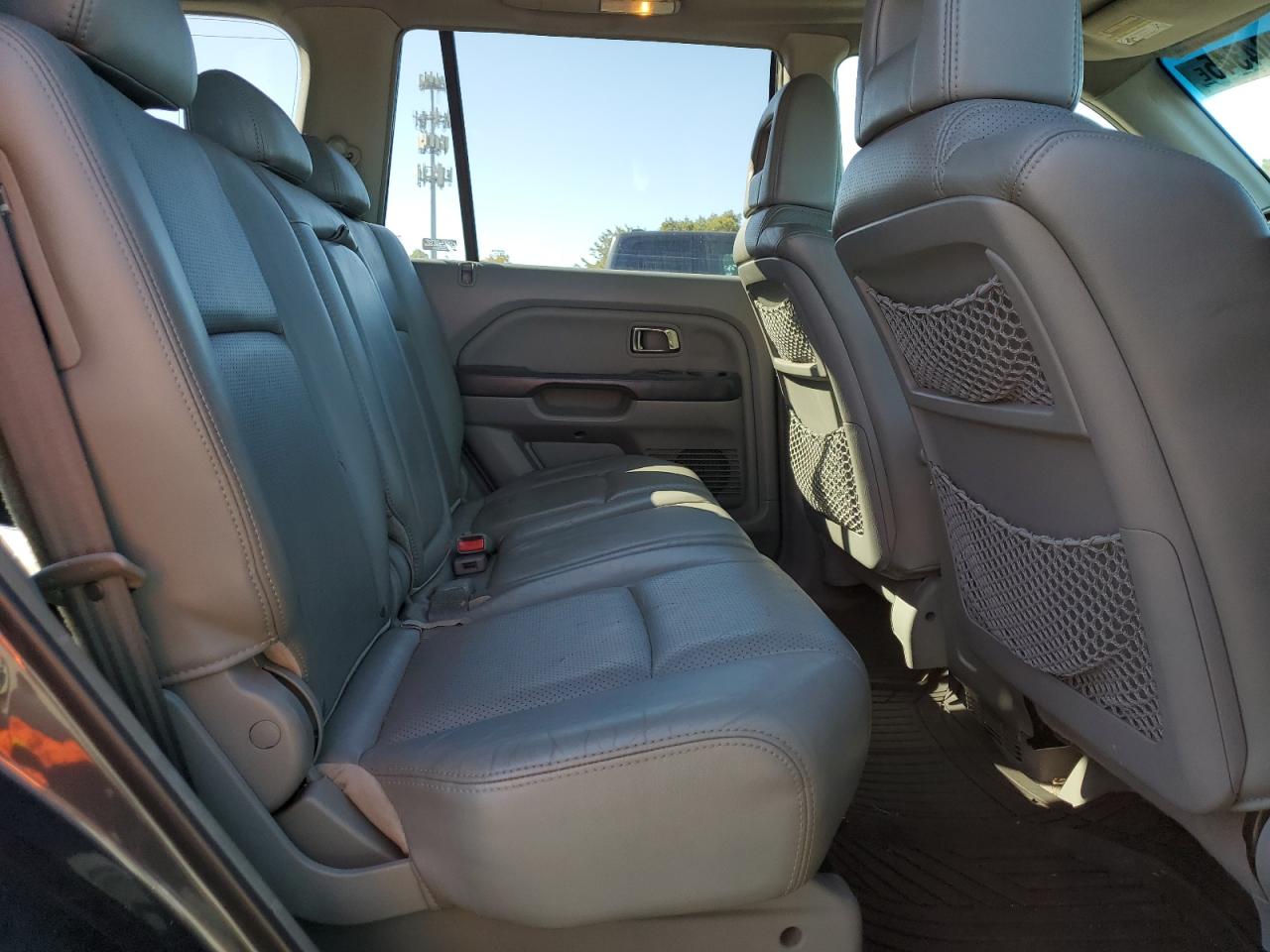 2005 Honda Pilot VIN: 5FNYF18535B058023 Lot: 81904345