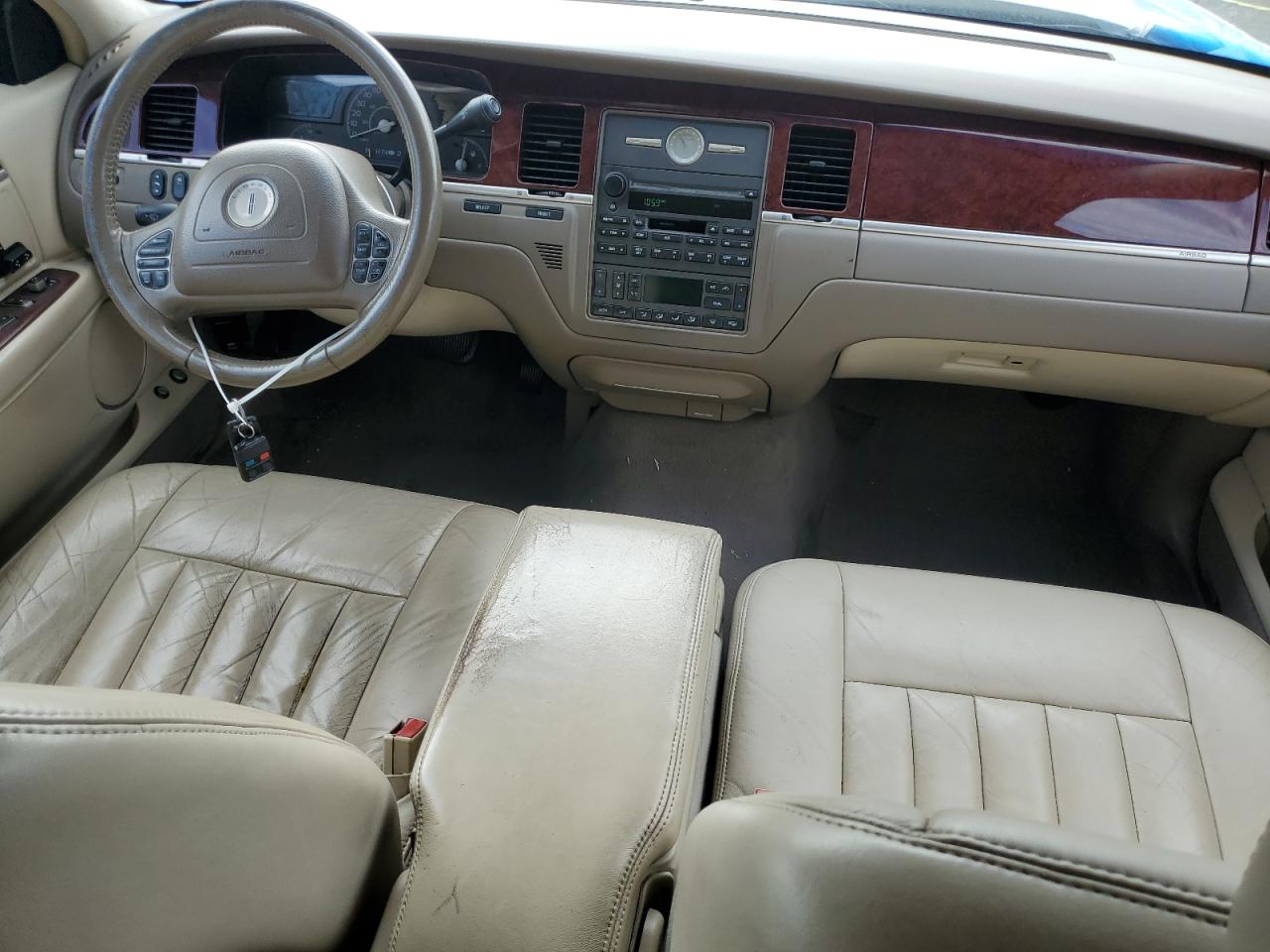 2003 Lincoln Town Car Executive VIN: 1LNHM81W63Y681498 Lot: 83859535