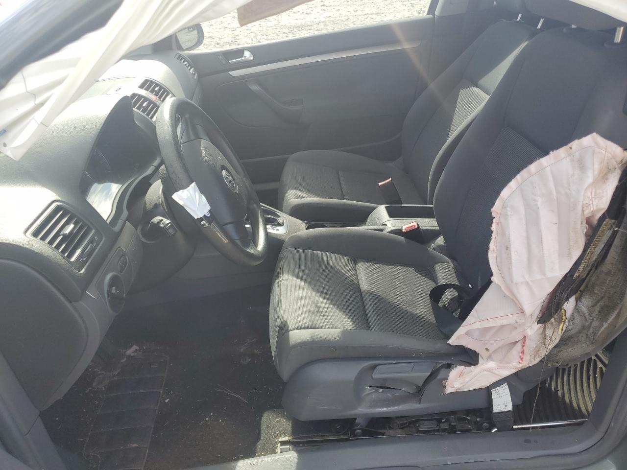 2008 Volkswagen Rabbit VIN: WVWBA71K88W011920 Lot: 85683945