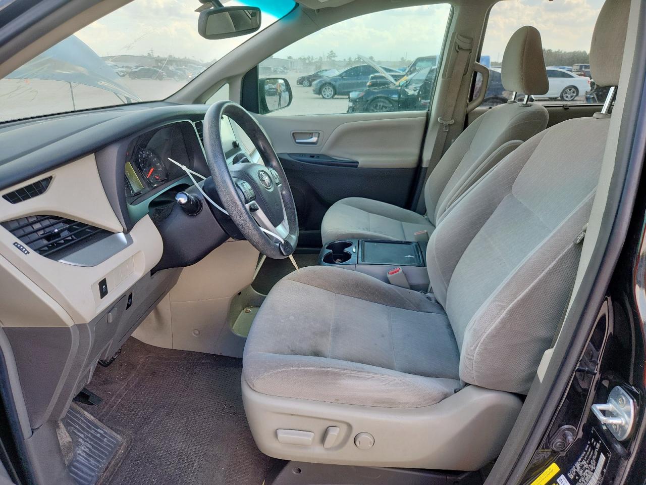 2017 Toyota Sienna Le VIN: 5TDKZ3DC4HS854986 Lot: 84916455