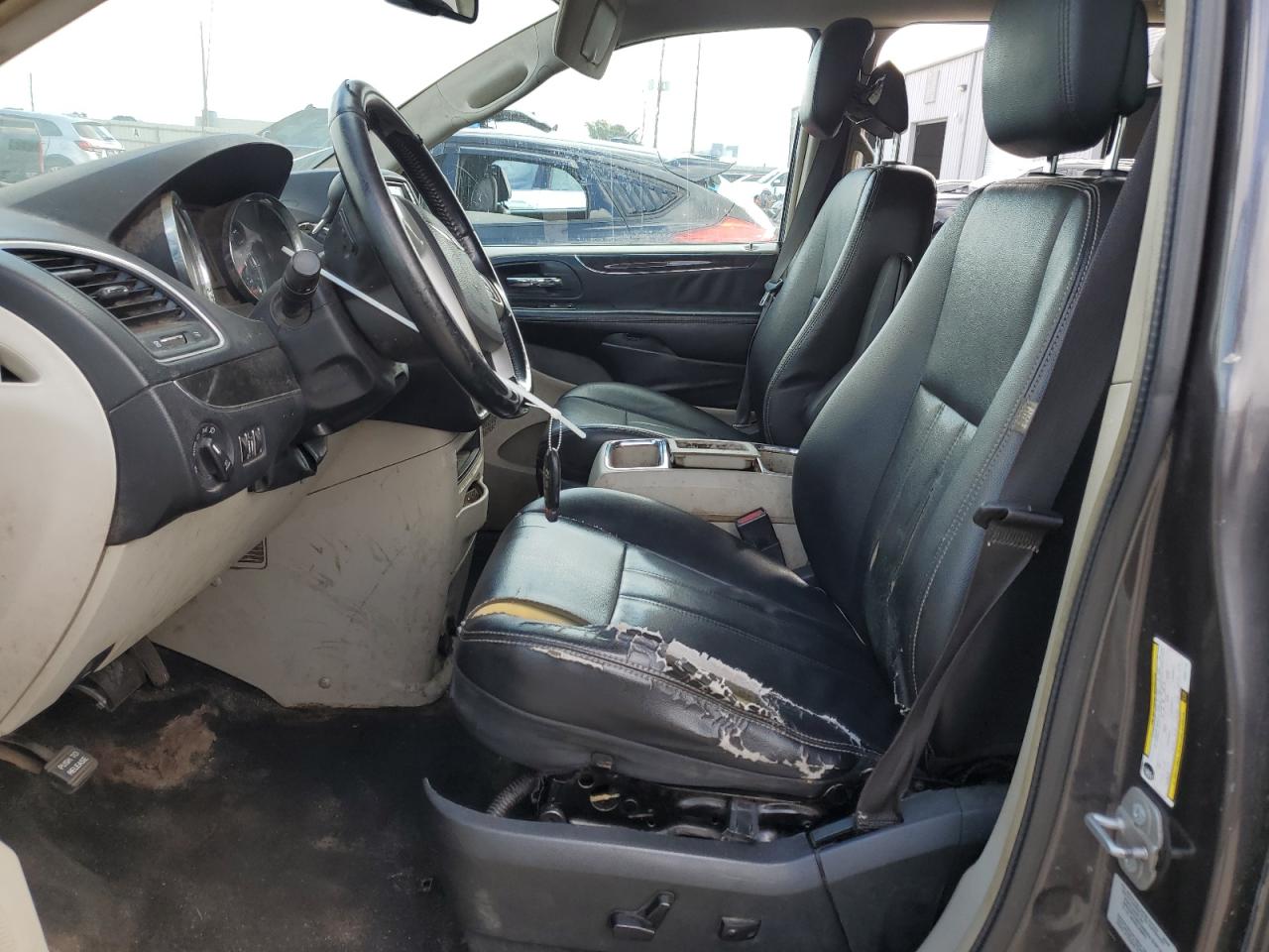 2015 Chrysler Town & Country Touring VIN: 2C4RC1BG2FR587718 Lot: 84927375