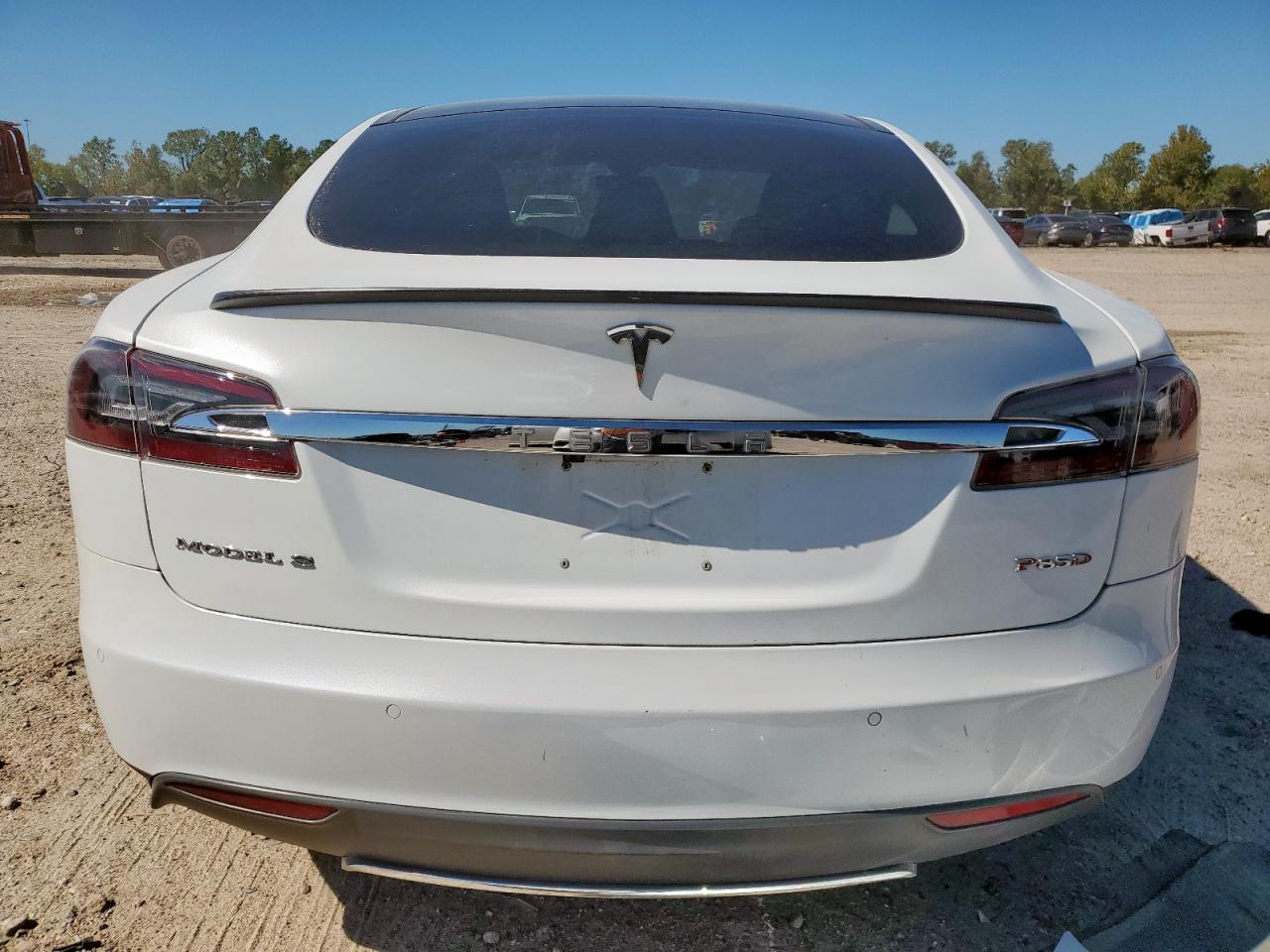 2015 Tesla Model S P85D VIN: 5YJSA1H48FF090026 Lot: 85408855