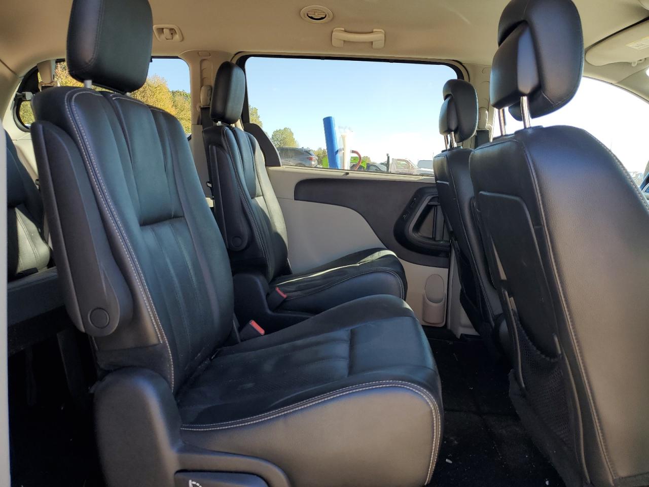 2016 Chrysler Town & Country Touring L VIN: 2C4RC1CG9GR191088 Lot: 86695105