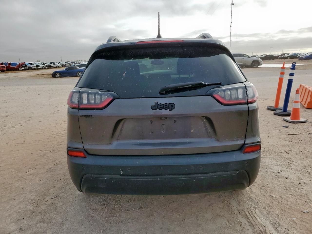 2019 Jeep Cherokee Latitude Plus VIN: 1C4PJLLB2KD377693 Lot: 90066355