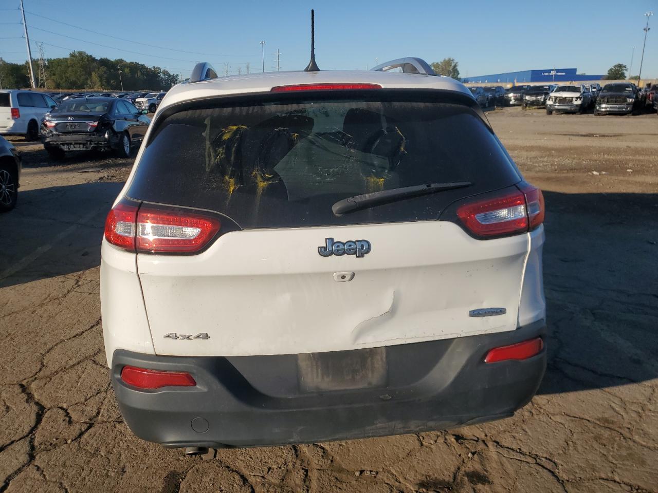 2016 Jeep Cherokee Latitude VIN: 1C4PJMCB5GW242452 Lot: 85280565