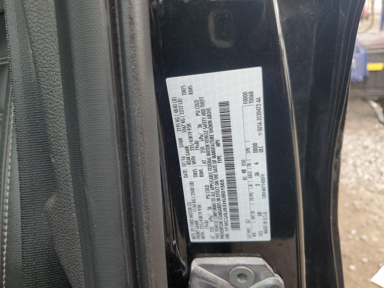 2017 Ford Escape Titanium VIN: 1FMCU9J9XHUB01565 Lot: 85269235