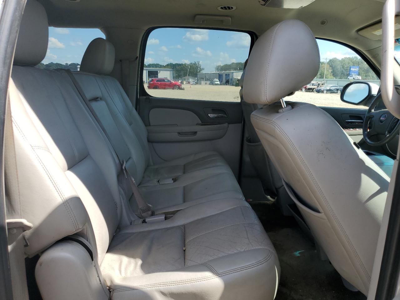 2011 GMC Yukon Xl K1500 Slt VIN: 1GKS2KE33BR197234 Lot: 84206435