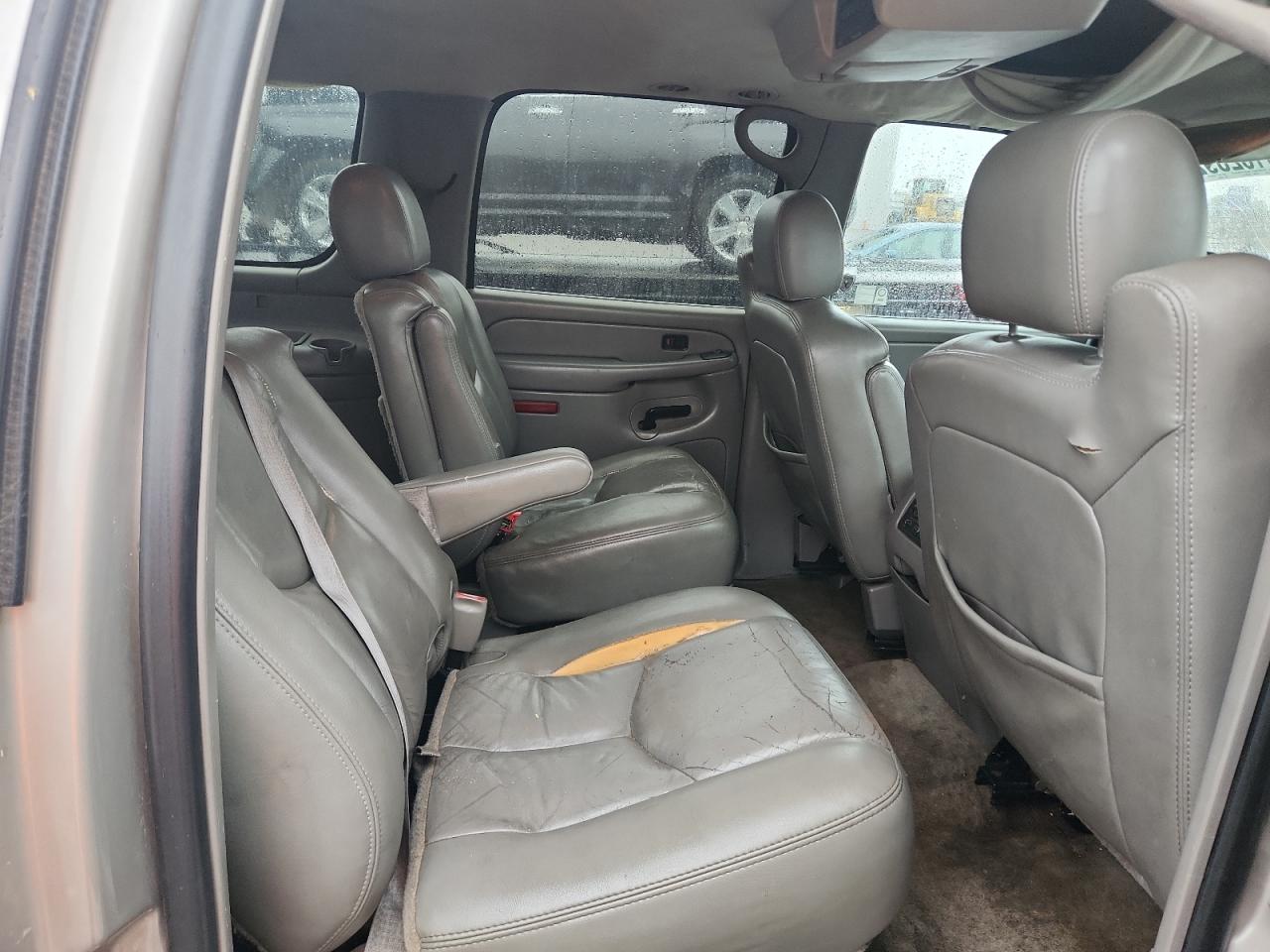 2005 Chevrolet Suburban VIN: 3GNEC16Z75G172545 Lot: 81623925