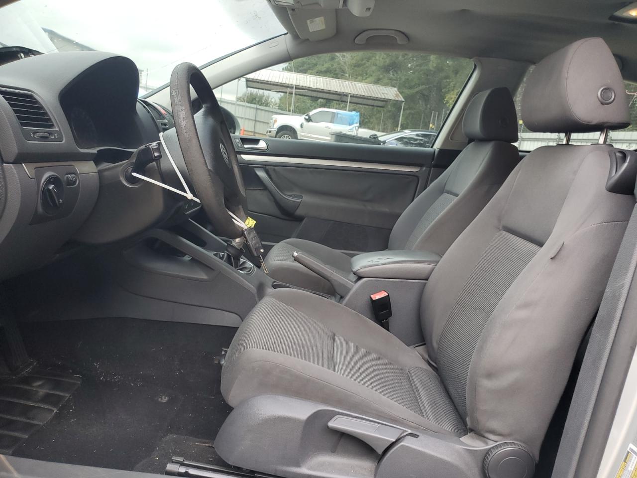 2009 Volkswagen Rabbit VIN: WVWAA71K49W136040 Lot: 84652935