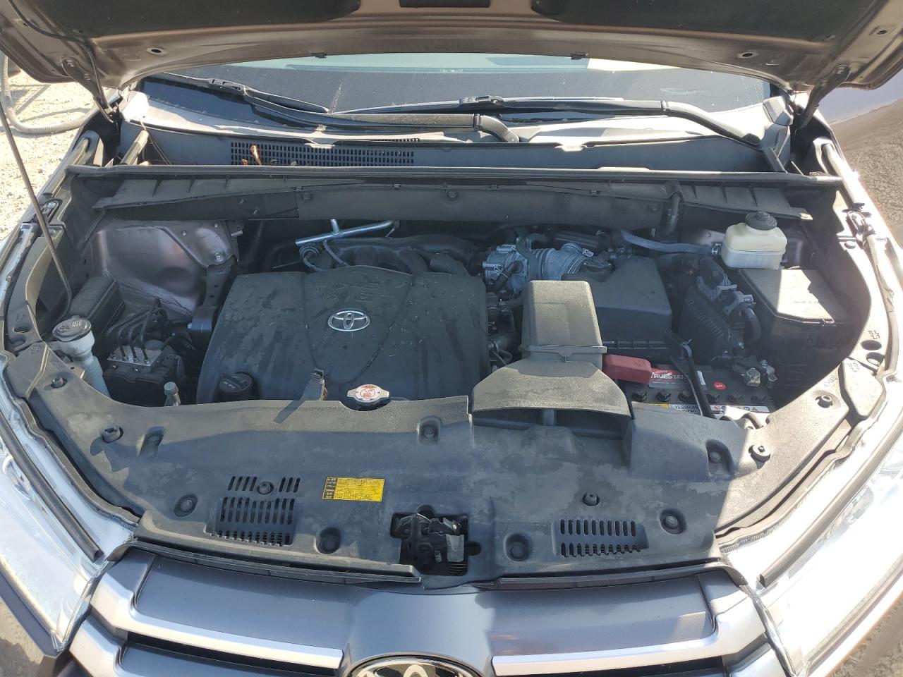 2018 Toyota Highlander Se VIN: 5TDKZRFH5JS245150 Lot: 90320785