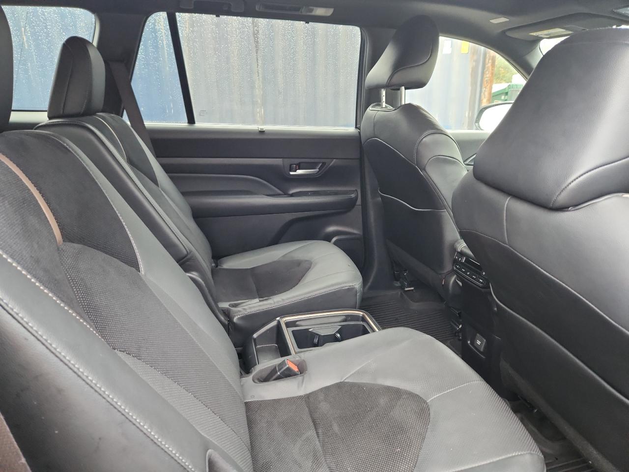 2024 Toyota Grand Highlander Limited VIN: 5TDADAB50RS002008 Lot: 86298225