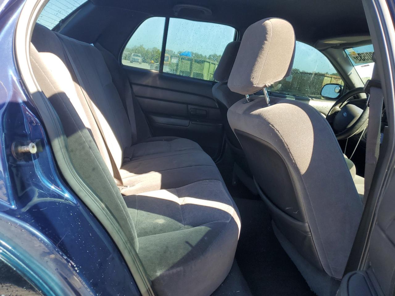 2005 Ford Crown Victoria VIN: 2FAFP73W95X153117 Lot: 86520535