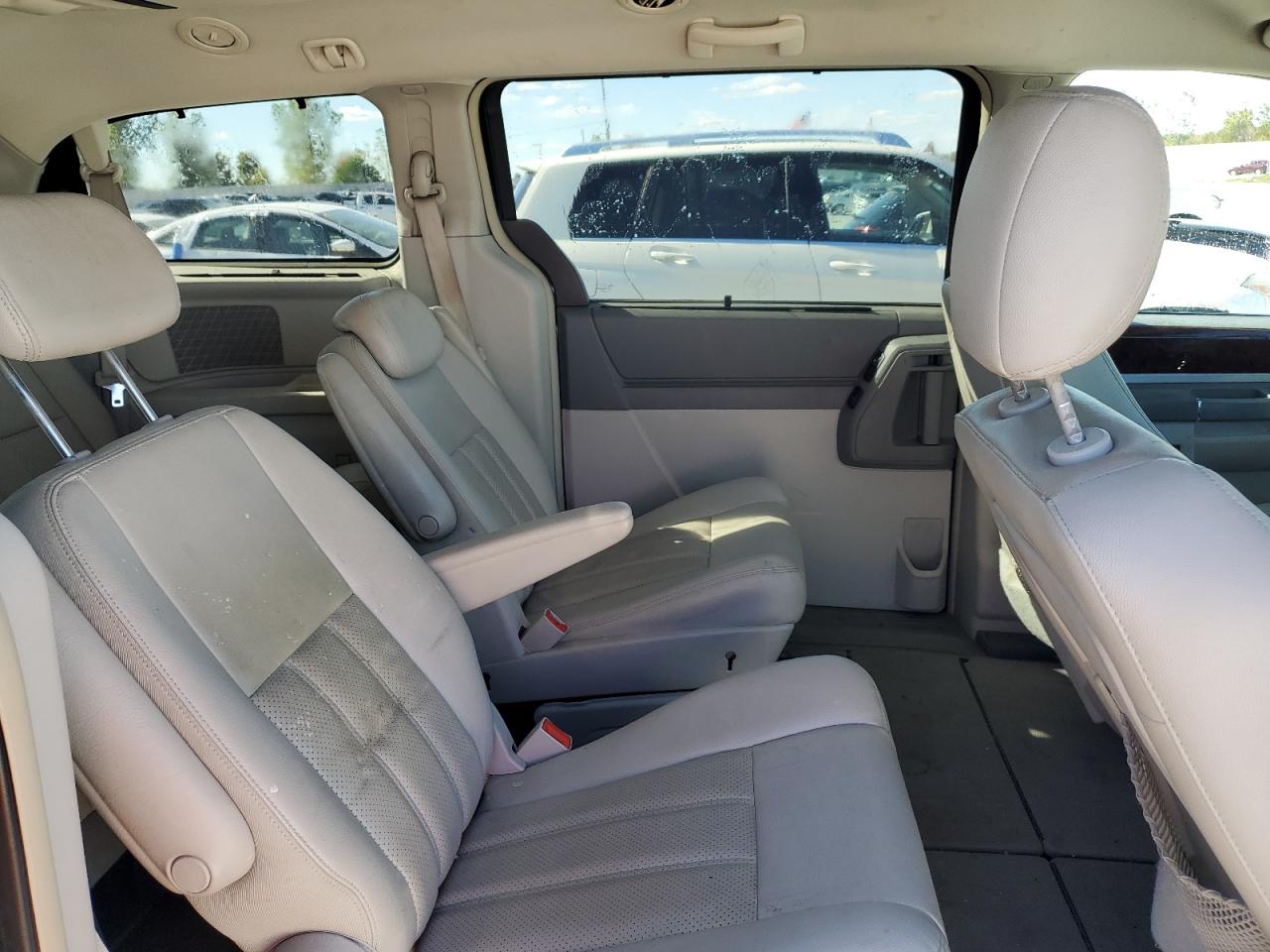 2009 Chrysler Town & Country Touring VIN: 2A8HR54129R675255 Lot: 85523155