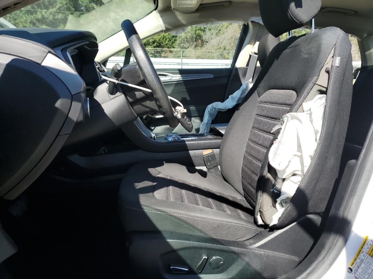 2020 Ford Fusion Se VIN: 3FA6P0LU3LR155821 Lot: 89446235