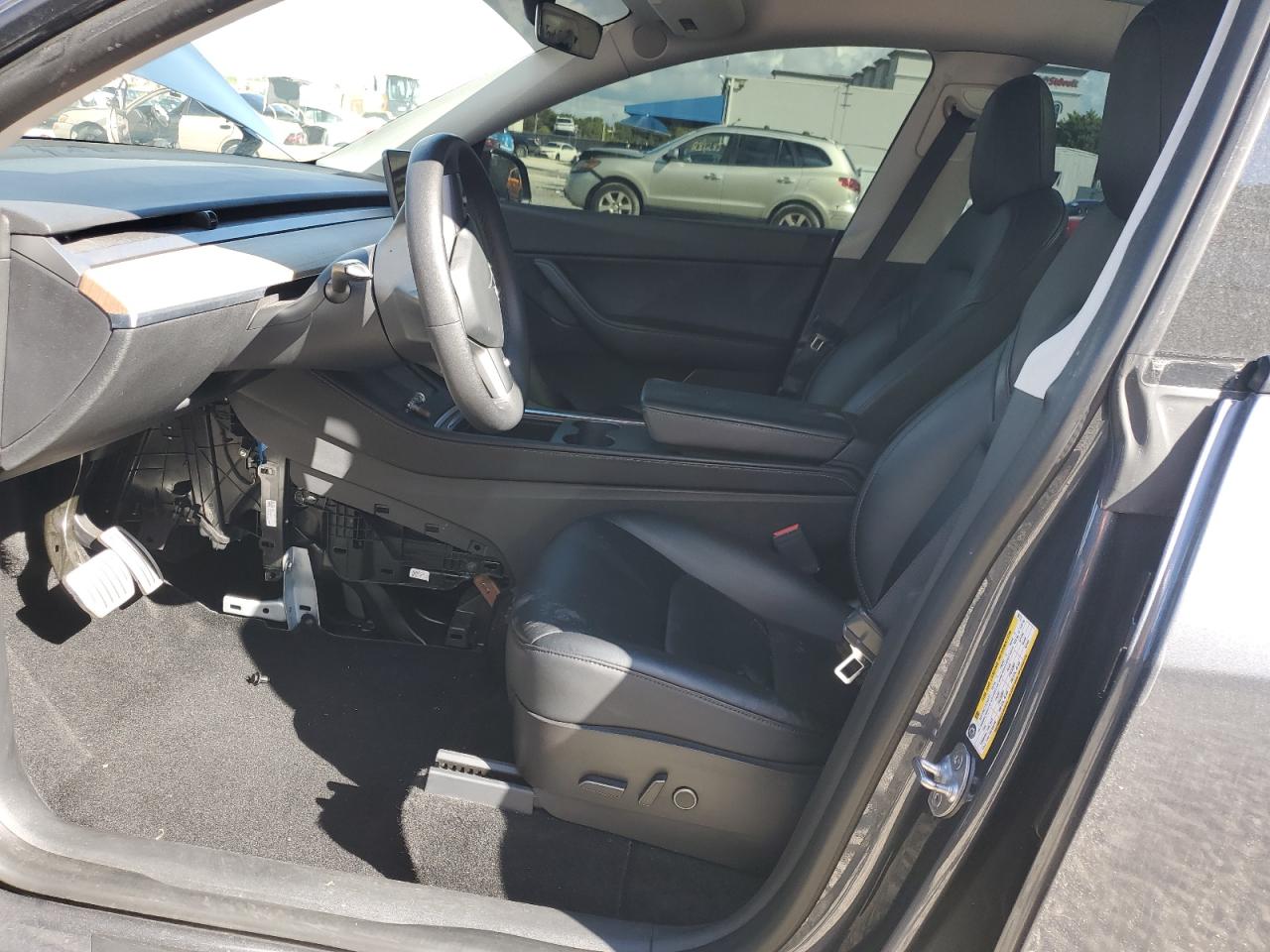 2022 Tesla Model Y VIN: 7SAYGDEF9NF357711 Lot: 81976715