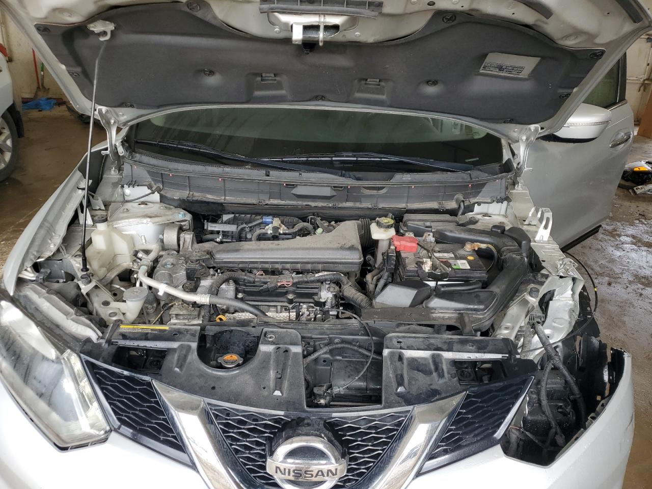 2015 Nissan Rogue S VIN: KNMAT2MT8FP584711 Lot: 84805815