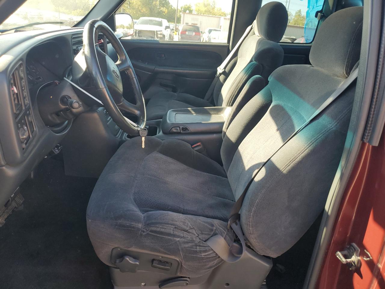 2000 Chevrolet Silverado K1500 VIN: 1GCEK19T8YE275763 Lot: 82243155