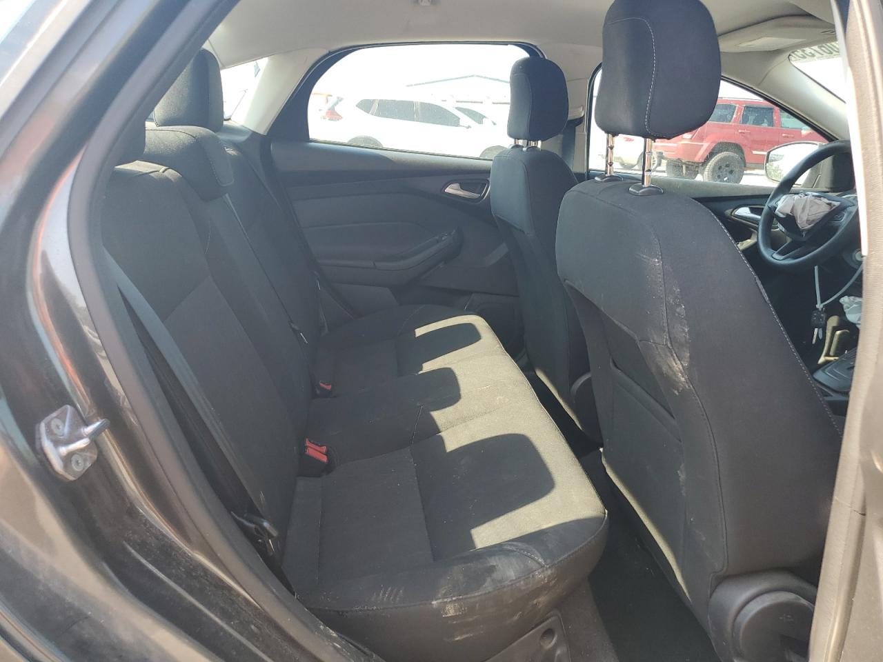 2018 Ford Focus Se VIN: 1FADP3F25JL298896 Lot: 84806735