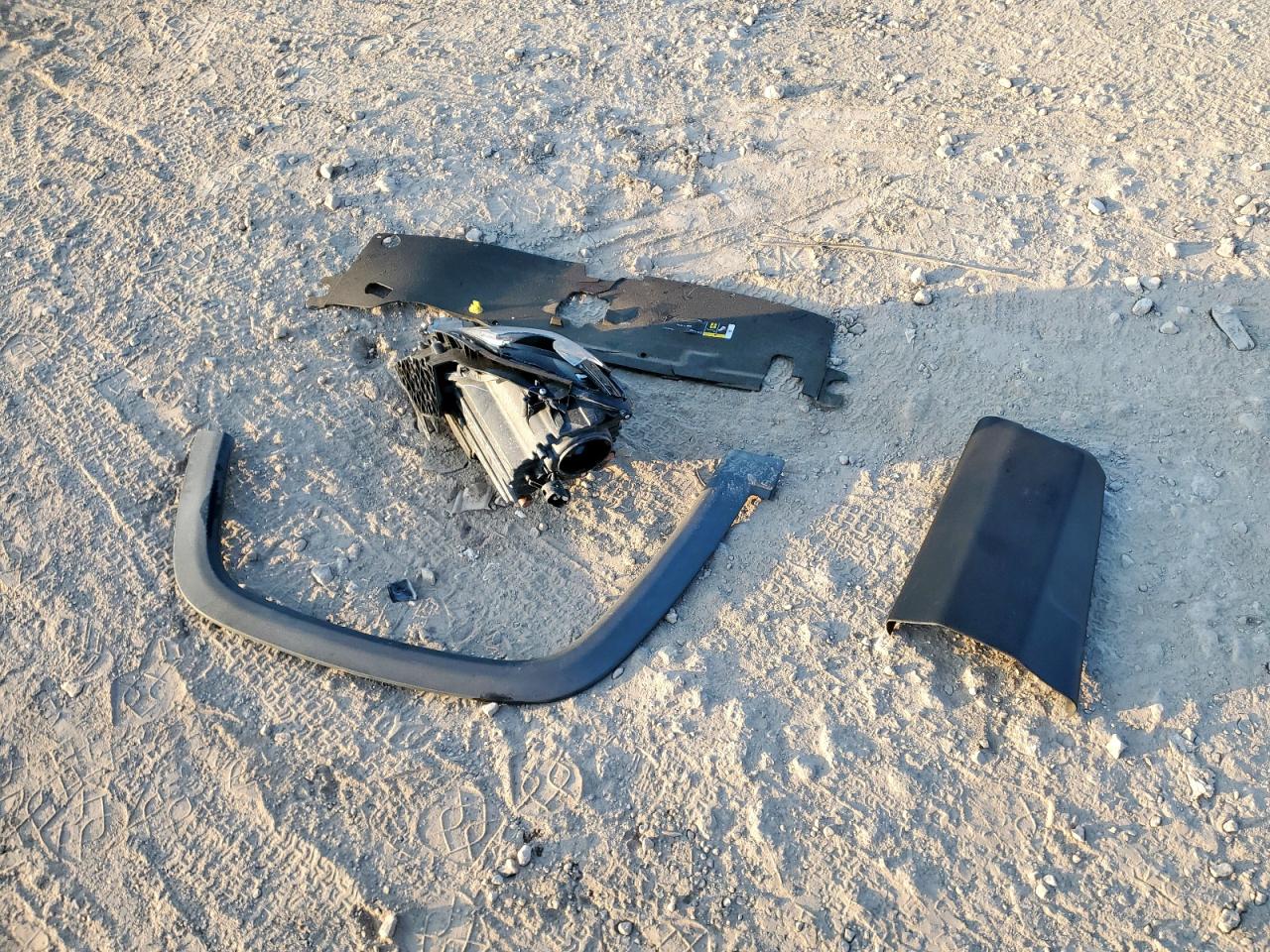 2018 Jeep Compass Latitude VIN: 3C4NJDBB1JT457350 Lot: 82314565