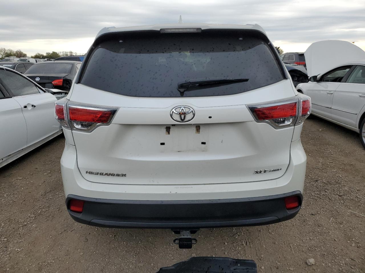 2016 Toyota Highlander Xle VIN: 5TDJKRFH4GS325600 Lot: 85768345