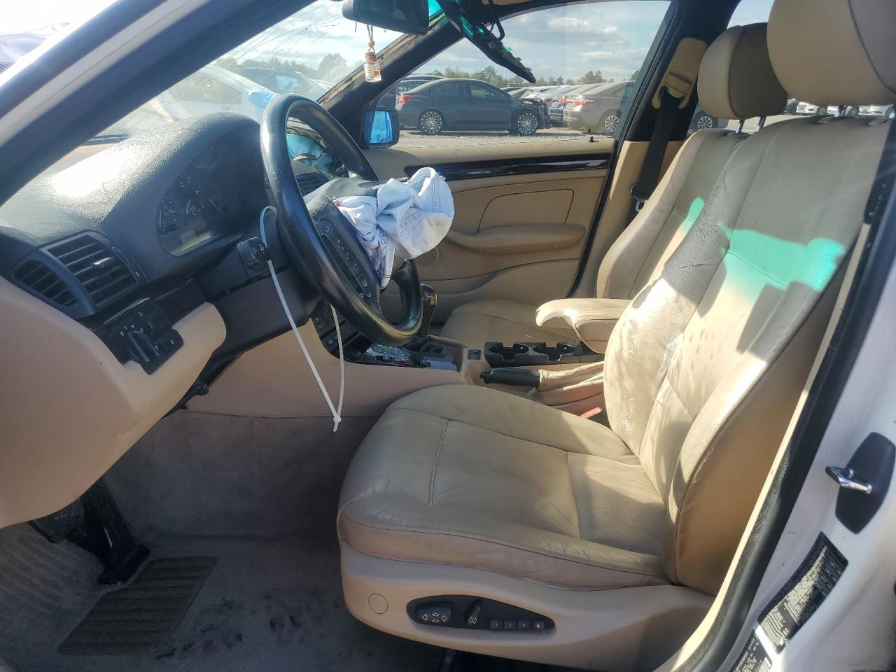 2004 BMW 325 I VIN: WBAEV334X4KW15654 Lot: 85097235