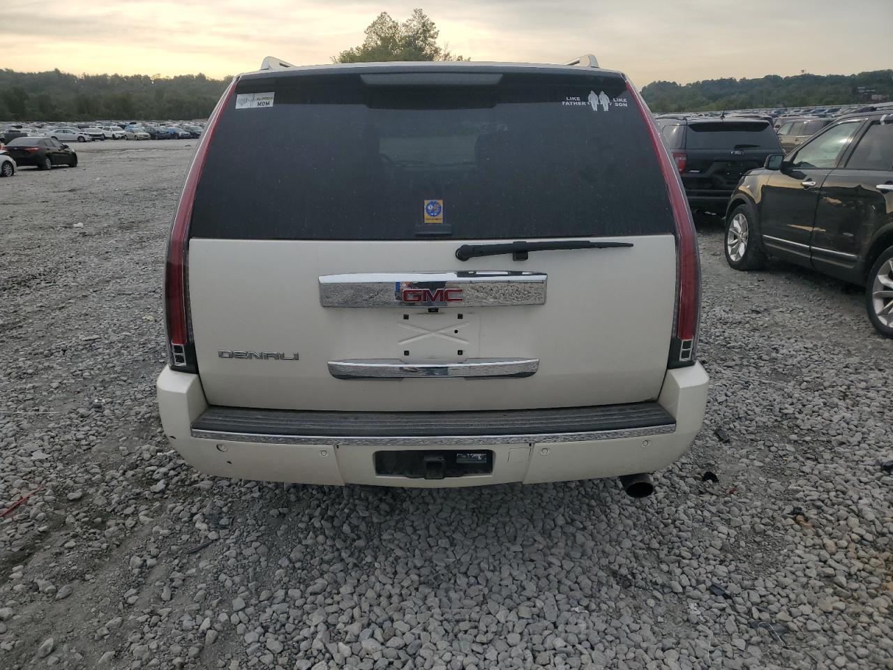 2012 GMC Yukon Xl Denali VIN: 1GKS2MEF0CR271670 Lot: 86126975