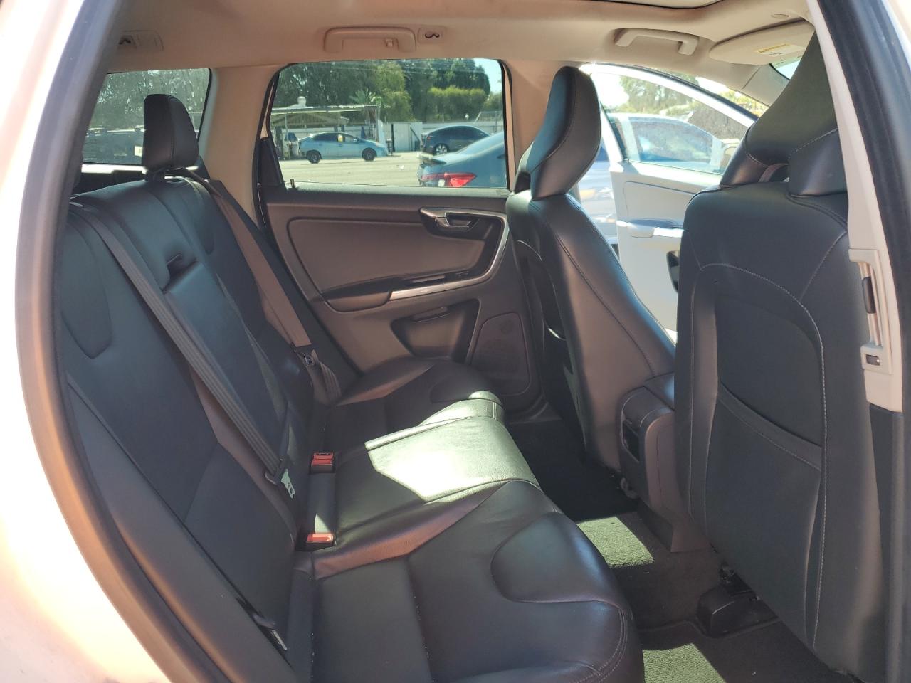 2016 Volvo Xc60 T5 Premier VIN: YV440MDK2G2779014 Lot: 82589895