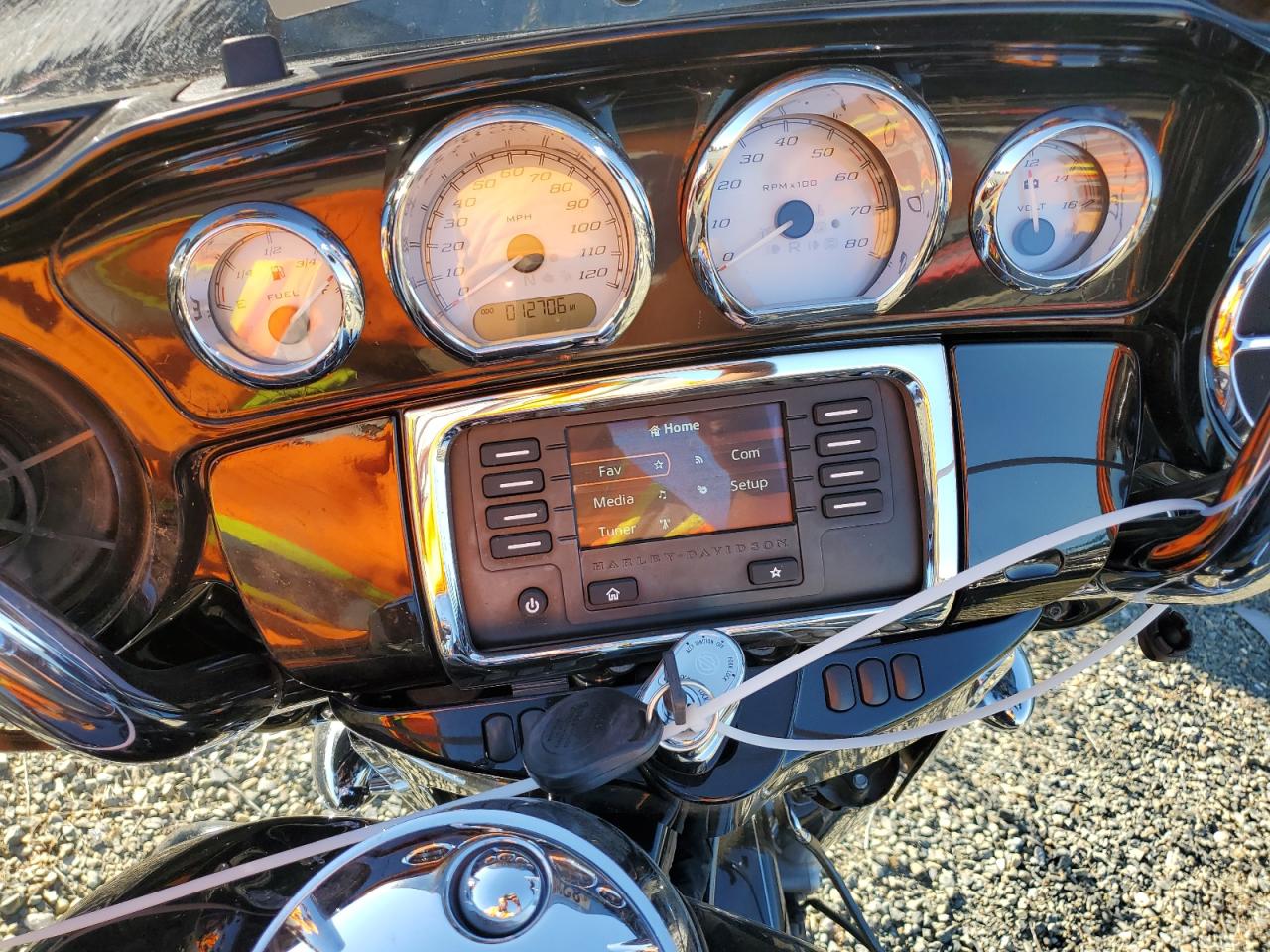 2014 Harley-Davidson Flhx Street Glide VIN: 1HD1KBM38EB620765 Lot: 82219545