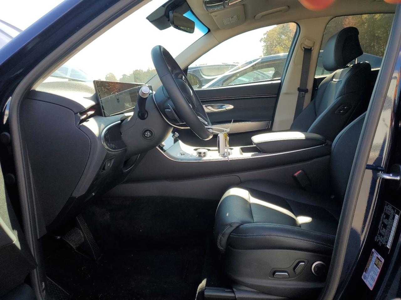 2026 Genesis Gv70 Base VIN: 5NMMADTB1TH038070 Lot: 86820125