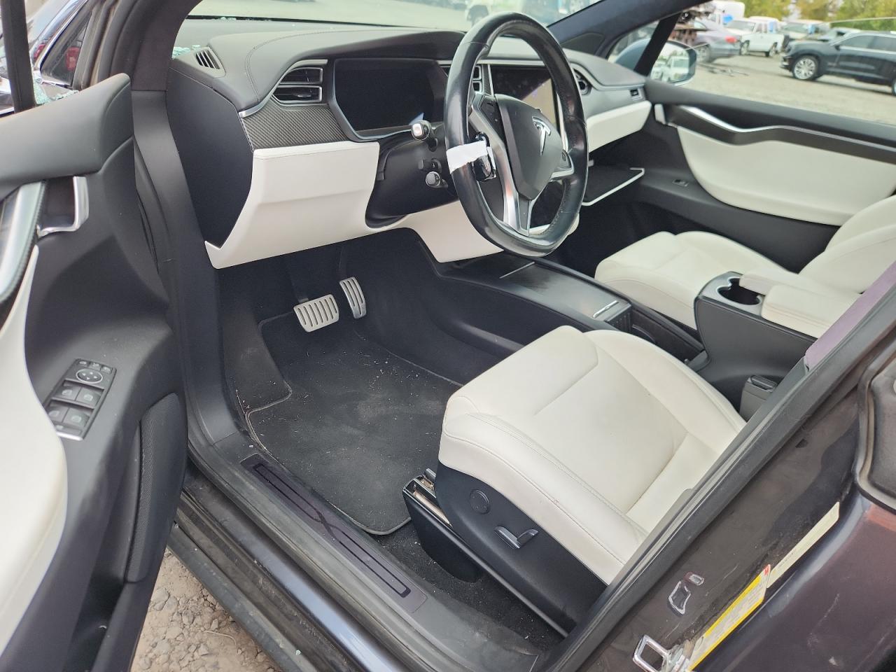 2018 Tesla Model X VIN: 5YJXCBE23JF087732 Lot: 84043975