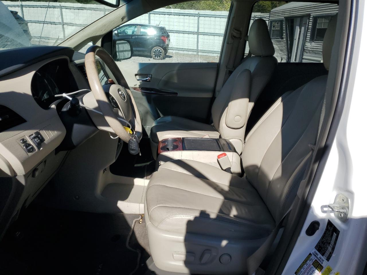 2014 Toyota Sienna Xle VIN: 5TDYK3DC0ES421207 Lot: 86090785