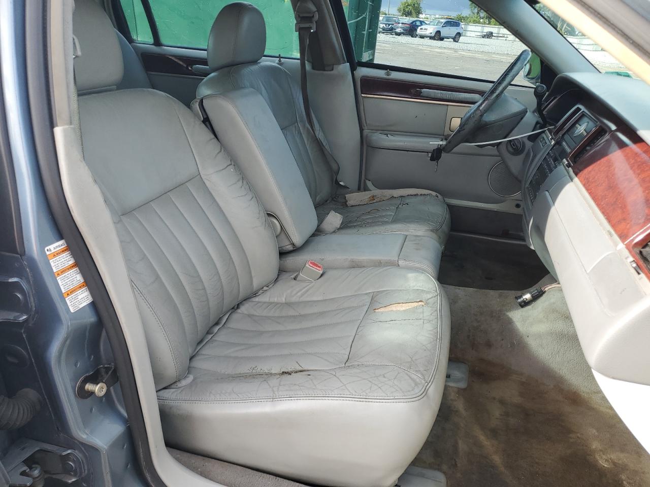 2004 Lincoln Town Car Executive VIN: 1LNHM81W84Y669323 Lot: 85269715