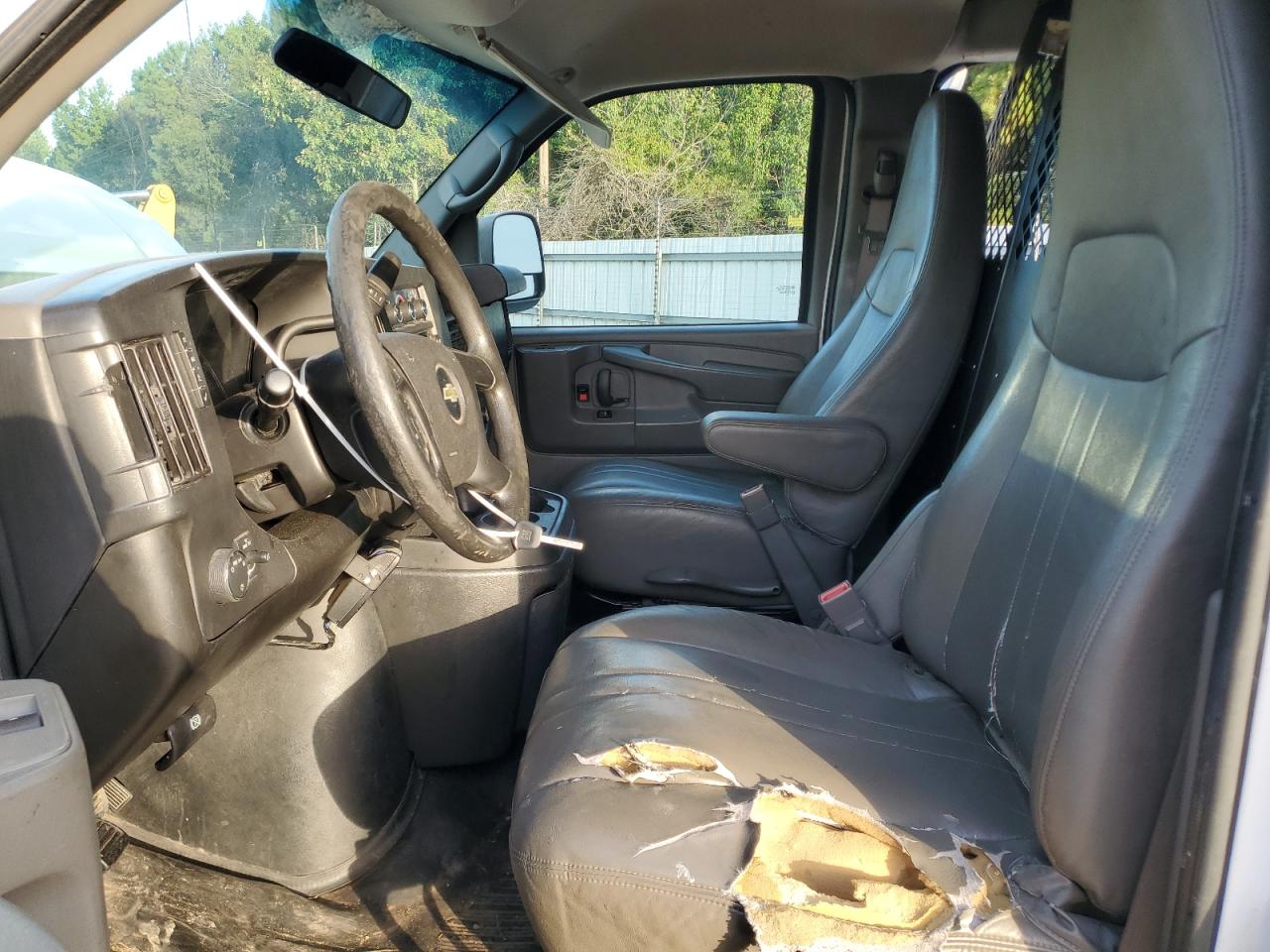 2015 Chevrolet Express G2500 VIN: 1GCWGFCF4F1120119 Lot: 84211435