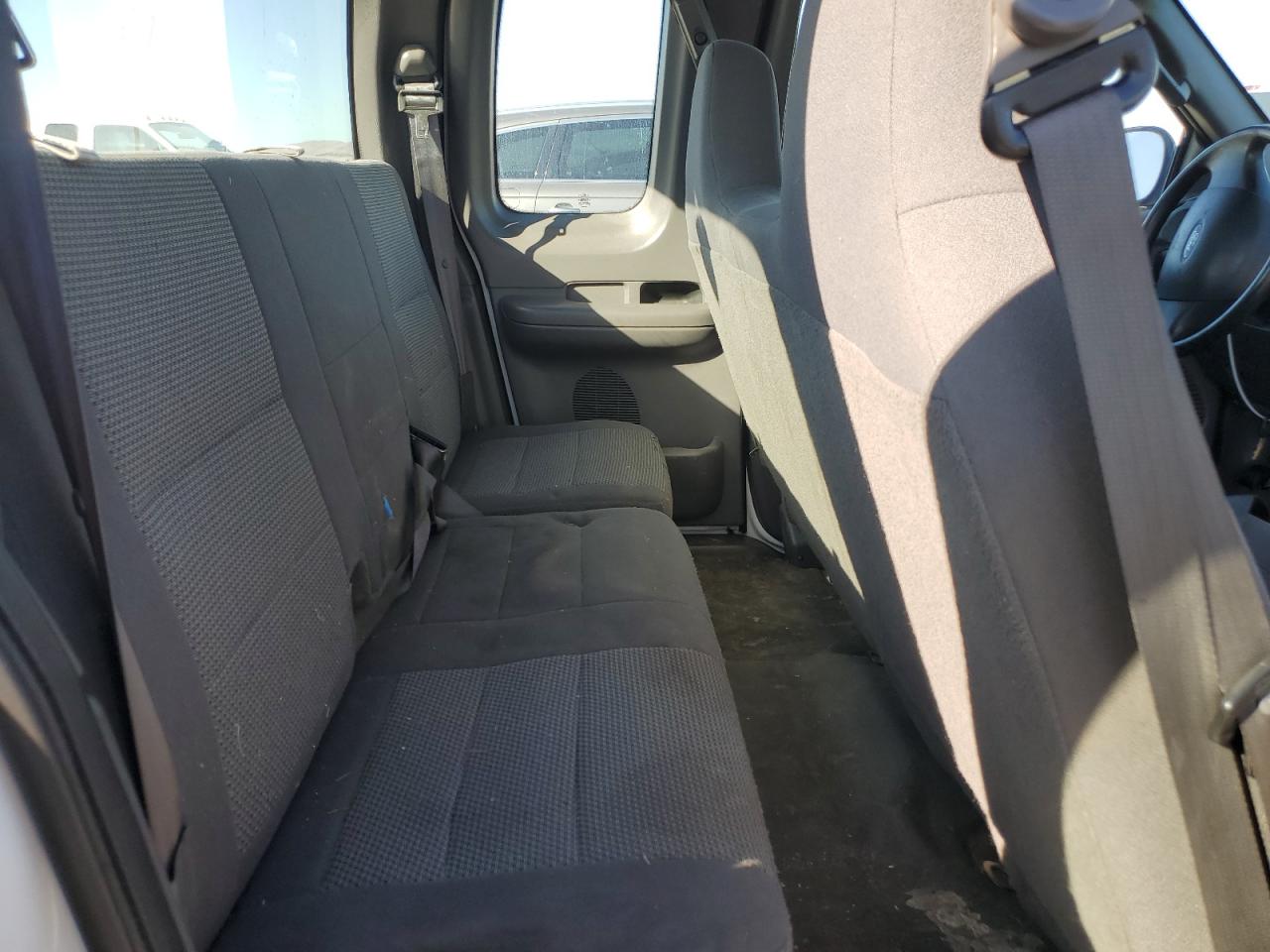 2002 Ford F150 VIN: 1FTRX17242KE24255 Lot: 82246405